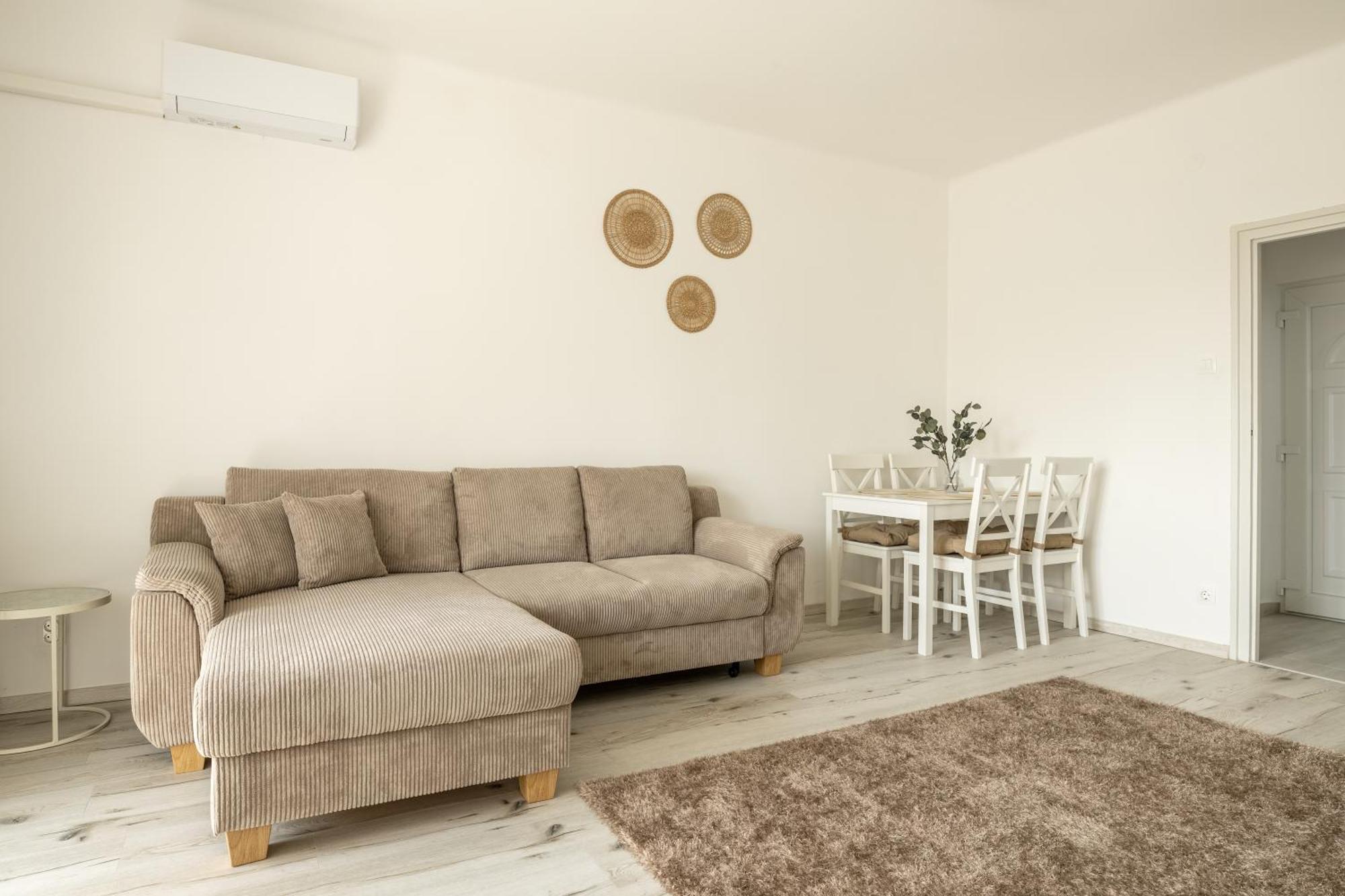 Malompark Apartman With Free Parking Debrecen Eksteriør bilde